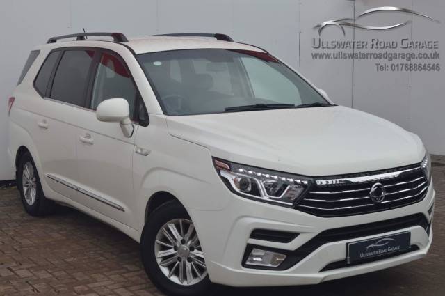 SsangYong Turismo 2.2 EX 5dr Tip Auto MPV Diesel WHITE