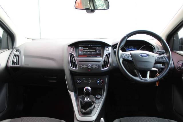2015 Ford Focus 1.5 TDCi 120 Zetec 5dr