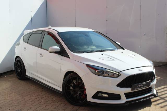Ford Focus 2.0T EcoBoost ST-3 5dr Hatchback Petrol WHITE