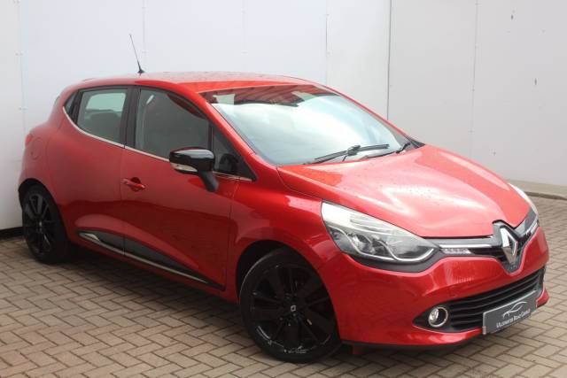 Renault Clio 1.5 dCi 90 Dynamique S MediaNav Energy 5dr Hatchback Diesel RED