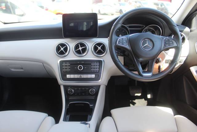 2016 Mercedes-Benz A Class 1.6 A180 Sport Executive 5dr Auto